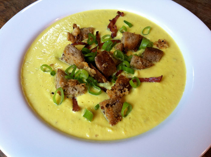 cauliflower velvet soup