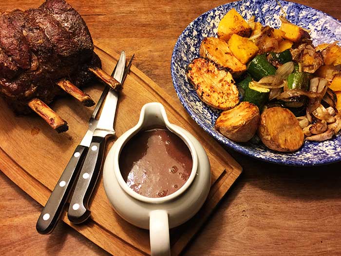 ribeye roast with mustard and horseradish&nbsp;sauce