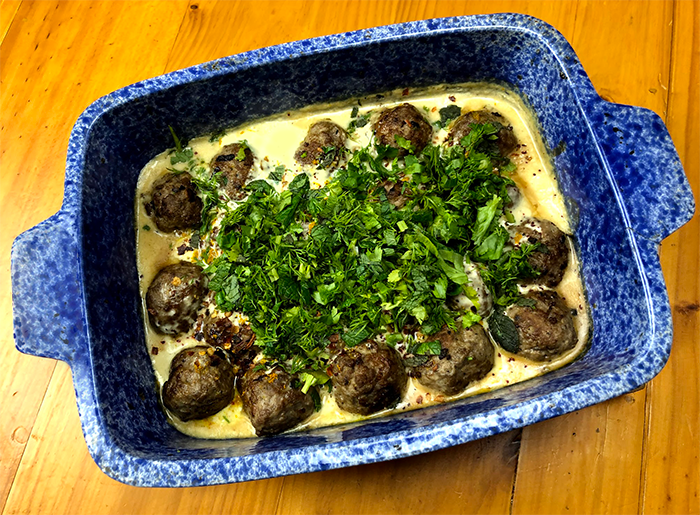 lamb meatballs in hot yoghurt&nbsp;sauce