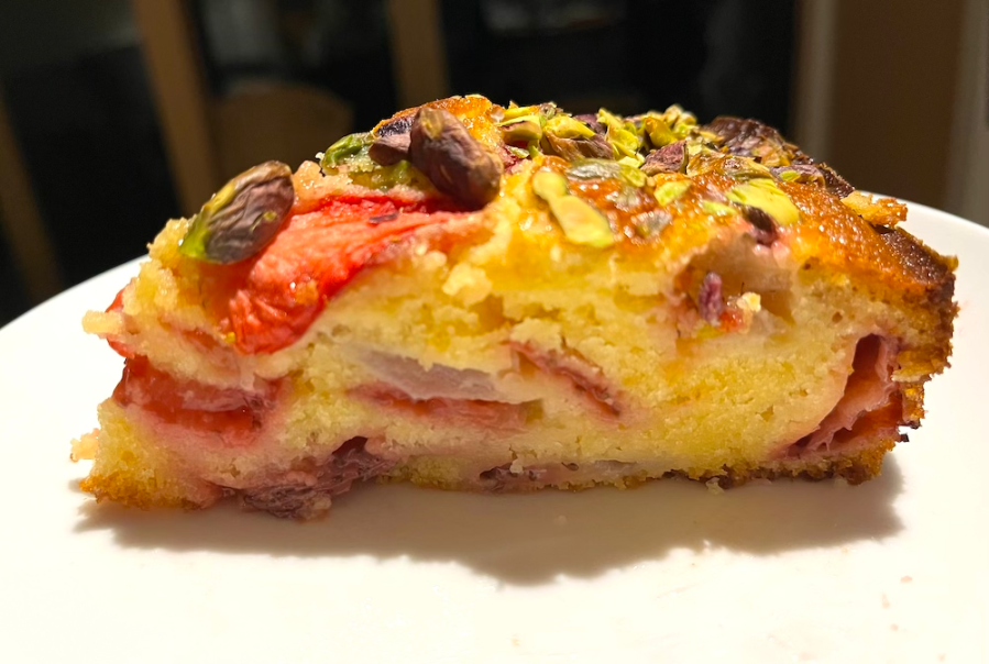 strawberry and elderflower&nbsp;cake