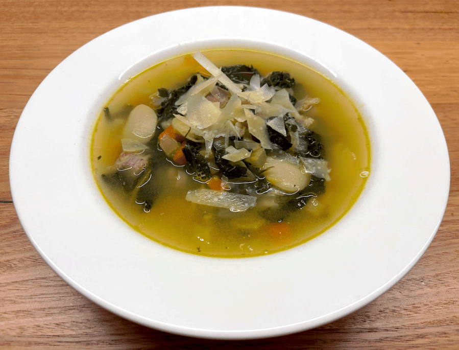 sausage, white bean and kale&nbsp;soup